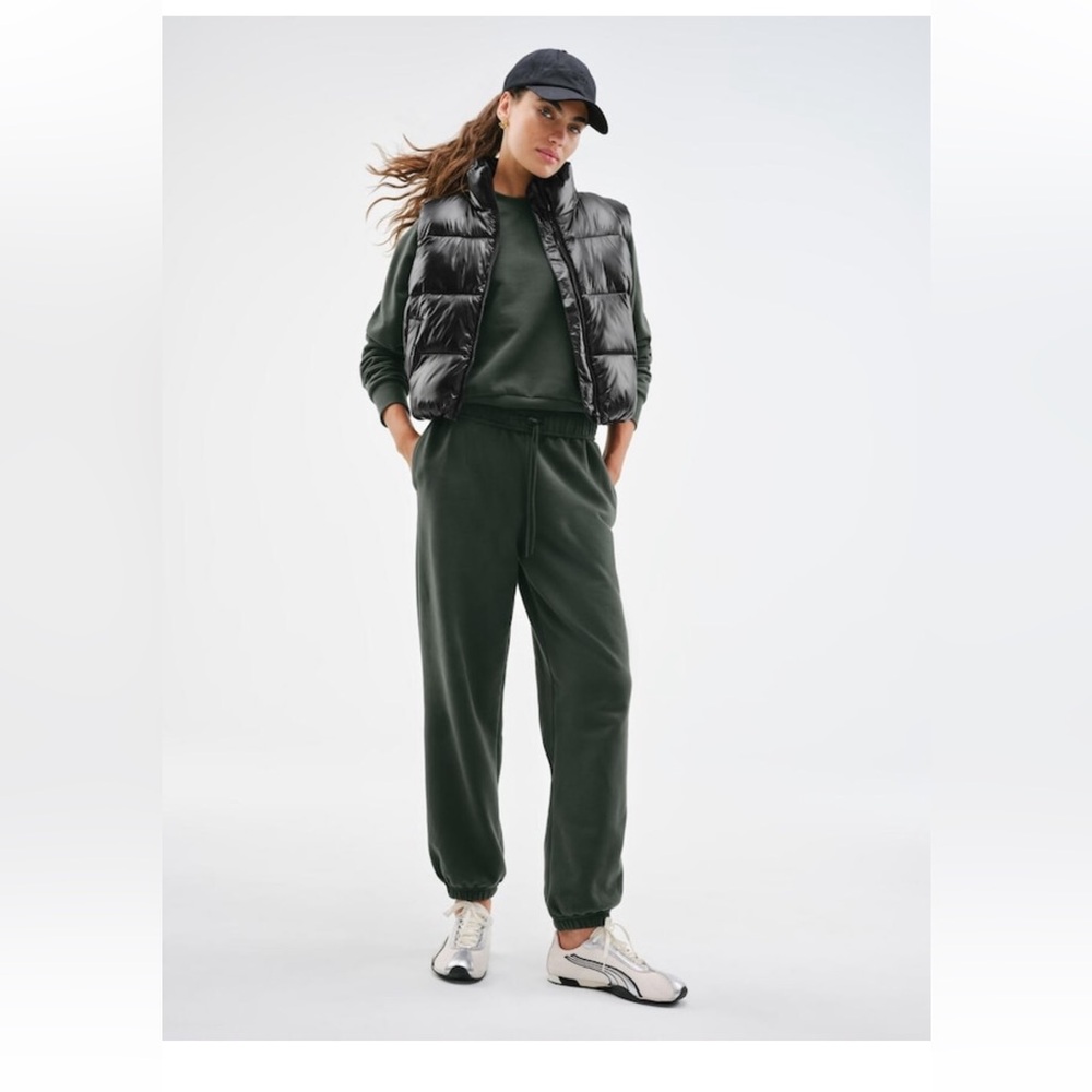 Athleta Forever Fleece Jogger // elm green Small s NWT sweatpant